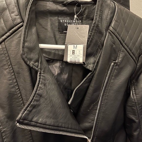 BNWT Fashion Nova Leather Motorcycle Jacket - Picture 2 of 3